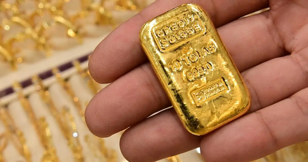 قفزة في أسعار الذهب عالمياً مع تراجع الدولار