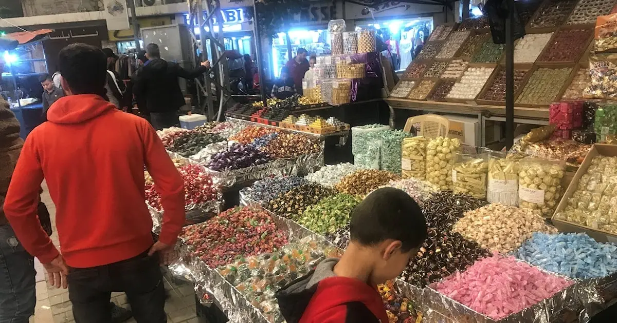 طرابلس اللبنانية تستعيد حيويتها في ليالي رمضان
