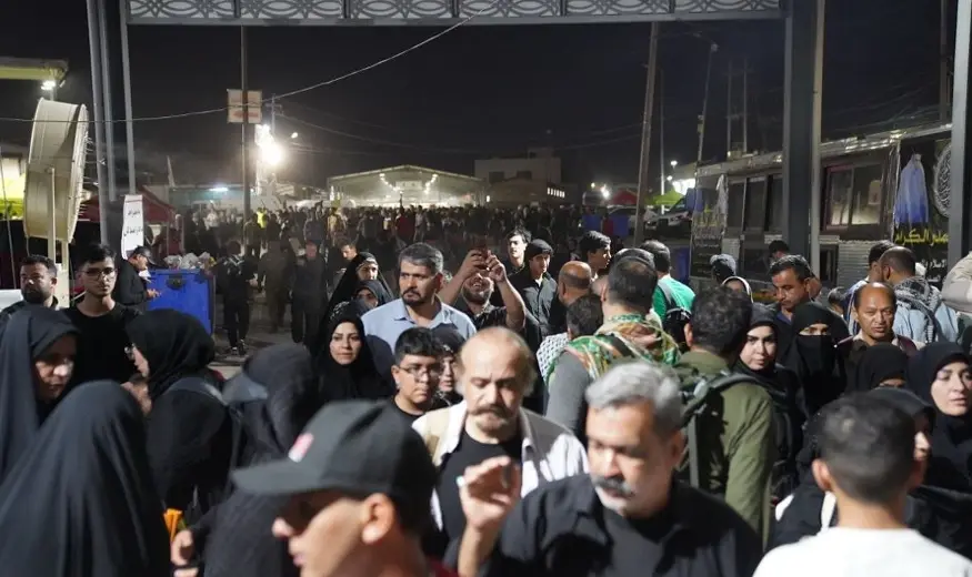 حشود مليونية تتدفق نحو كربلاء والنجف لإحياء أربعينية الإمام الحسين