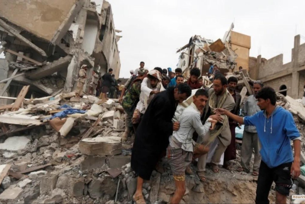 إدانات يمنية واسعة لاستهداف إصلاحية الحزم بالجوف: جريمة حرب وانتهاك للقانون الدولي