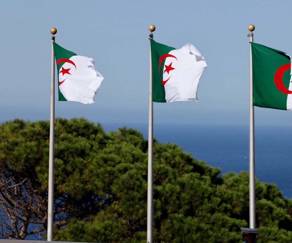 الجزائر تغلق مجالها الجوي أمام الطائرات المرقمة في الإمارات على خلفية قطع العلاقات الدبلوماسية