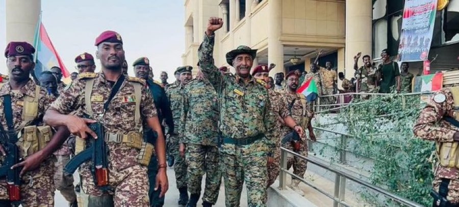البرهان يؤكد مواصلة العمليات العسكرية ضد “الدعم السريع” حتى استعادة “كل شبر” من السودان