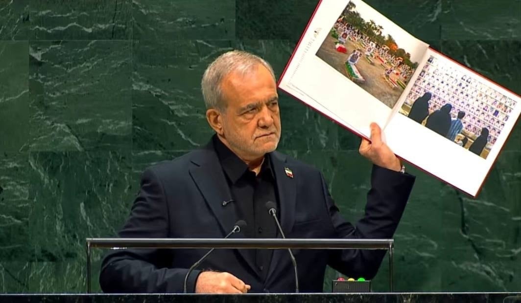 بزشكيان متسائلاً من الأمم المتحدة: أين حقوق الإنسان من مقتل 168 طفلاً بمجزرة ميناب؟