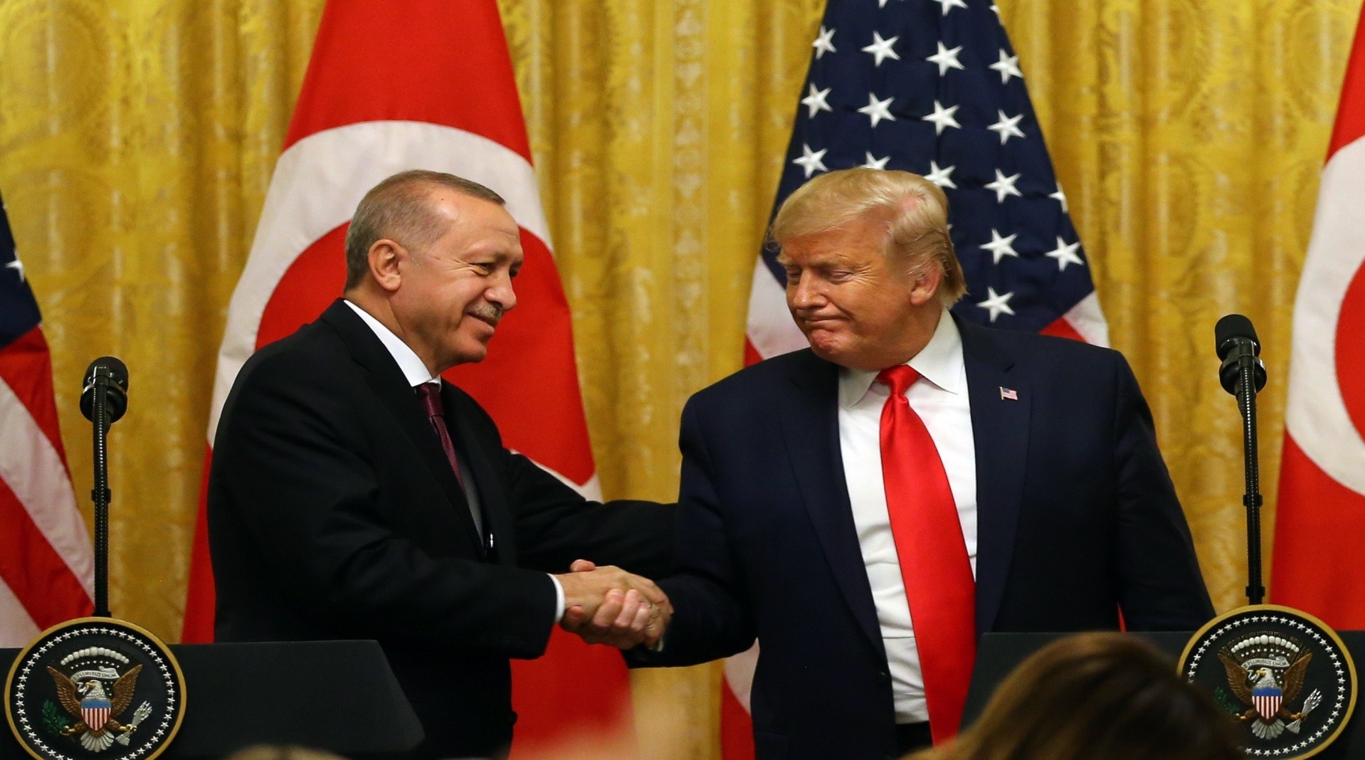 إردوغان يدعو ترامب إلى مواصلة الحوار مع إيران ويعرض وساطة تركيا لخفض التوتر