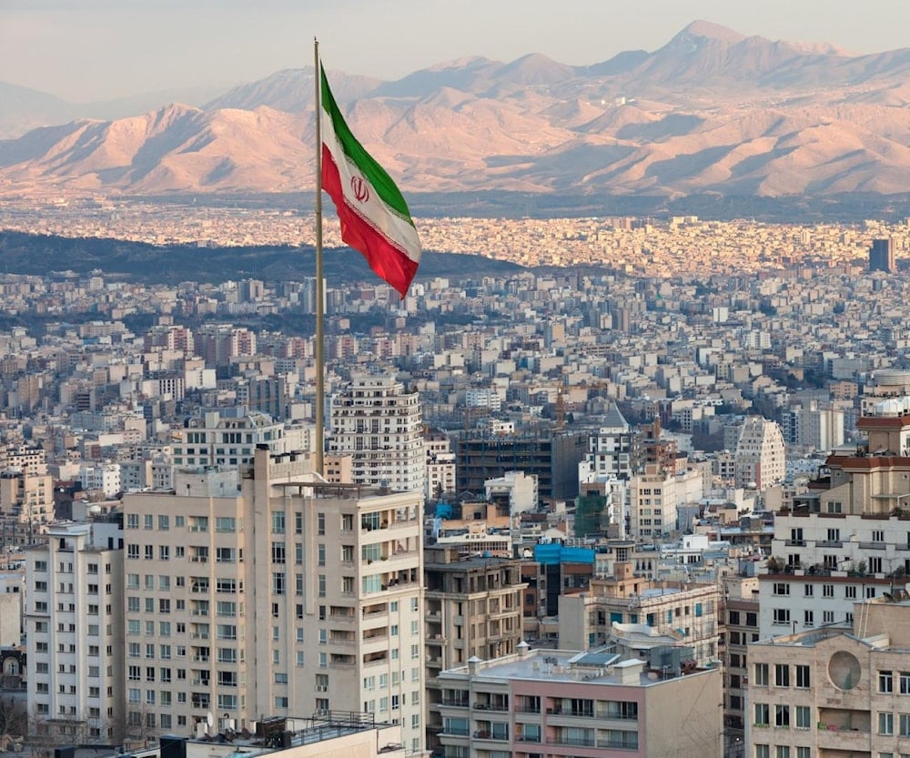 طهران: الدبلوماسية والدفاع مساران متكاملان وسنتصدى للعقوبات الأمريكية