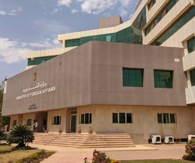 السودان ينفي قصف أراضٍ تشادية ويطالب بتحقيق مستقل، وإنجامينا ترفع حالة التأهب
