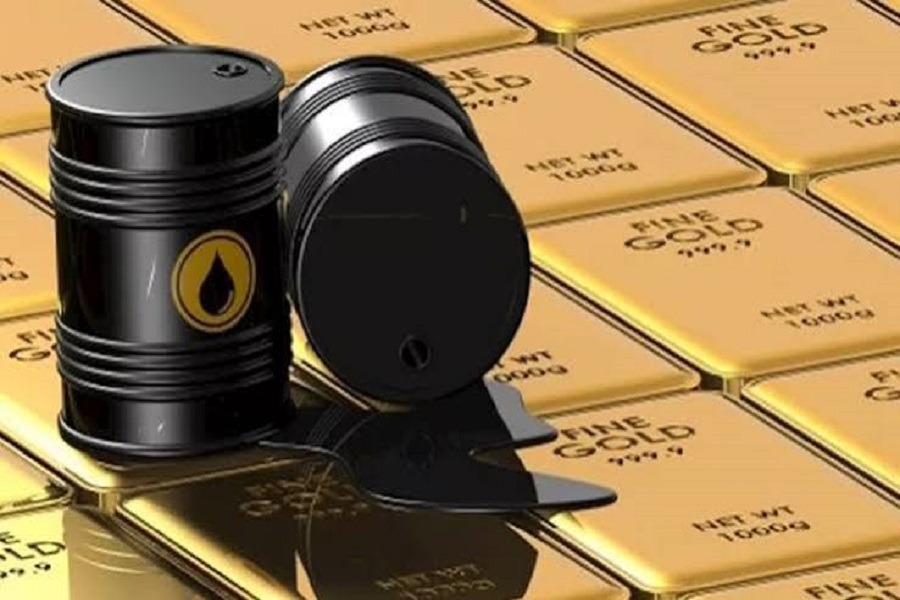تراجع الذهب مع صعود الدولار وهبوط النفط بأكثر من دولار
