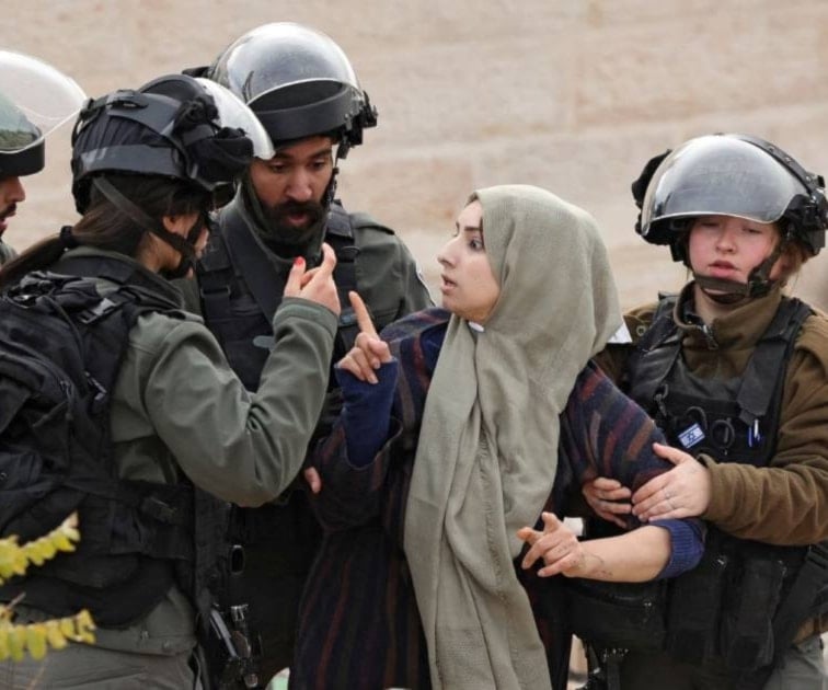 اقتحام سجن الدامون وتنكيل بحق الأسيرات الفلسطينية