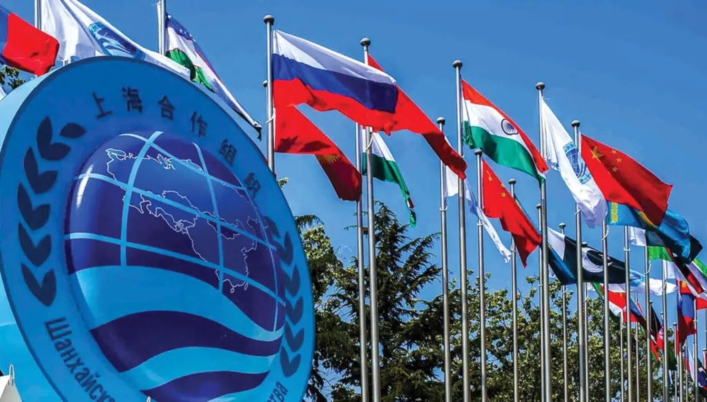 قمة شنغهاي في قرغيزستان تجمع شي وبوتين وبيزشكيان وسط توترات مع واشنطن