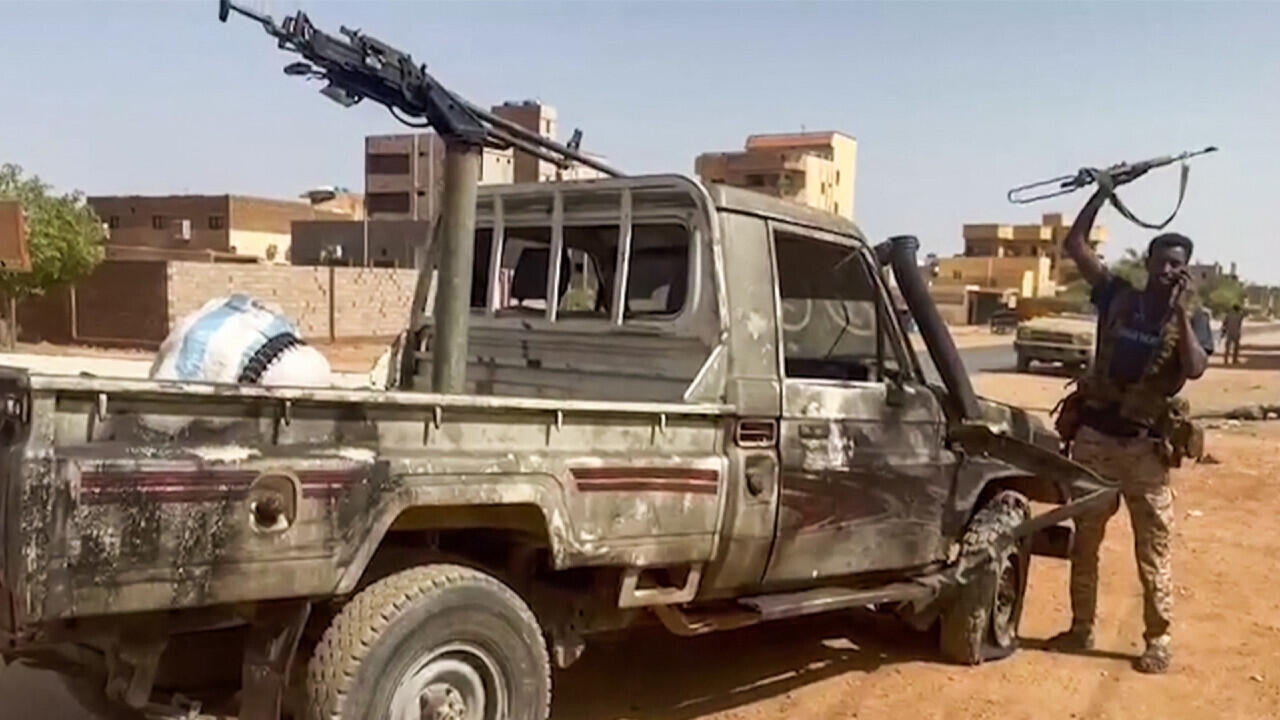 انشقاق نحو 200 مقاتل من "الدعم السريع" وانضمامهم إلى الجيش السوداني في أم درمان