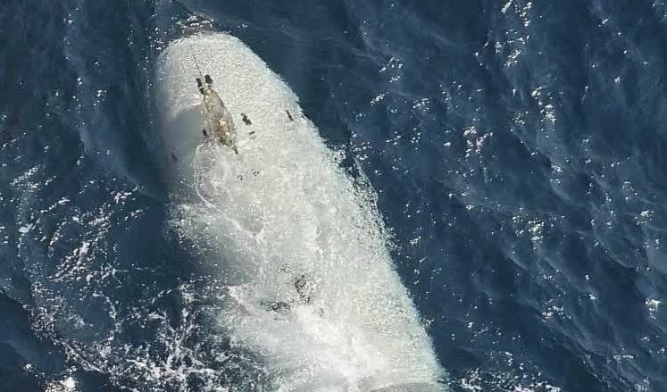 حرس الثورة الإيراني ينشر مشاهد للسيطرة على غواصة "Dive-LD" الأميركية في مضيق هرمز