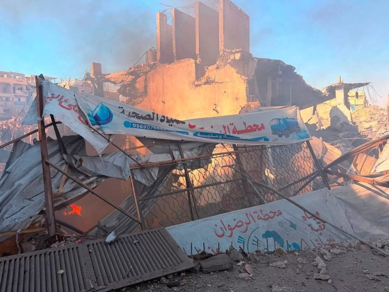 قصف إسرائيلي يستهدف محطة تحلية مياه ومصلى في غزة وسط إدانات