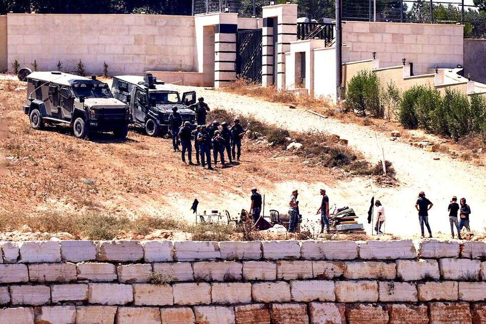 مسؤولون أمنيون إسرائيليون: تعليمات كاتس بشأن إنفاذ القانون في الضفة غير قابلة للتنفيذ وتخشى تبعات الضم