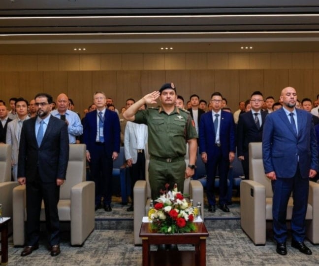 صحيفة إيطالية: صدام حفتر التقى نتنياهو سراً في أبوظبي بهدف استعادة الشرعية لدى واشنطن