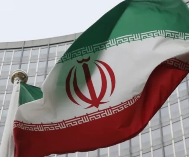 مسؤول إيراني لـ "رويترز": طهران تقرر تحويل سياستها من دفاعية إلى هجومية بالكامل