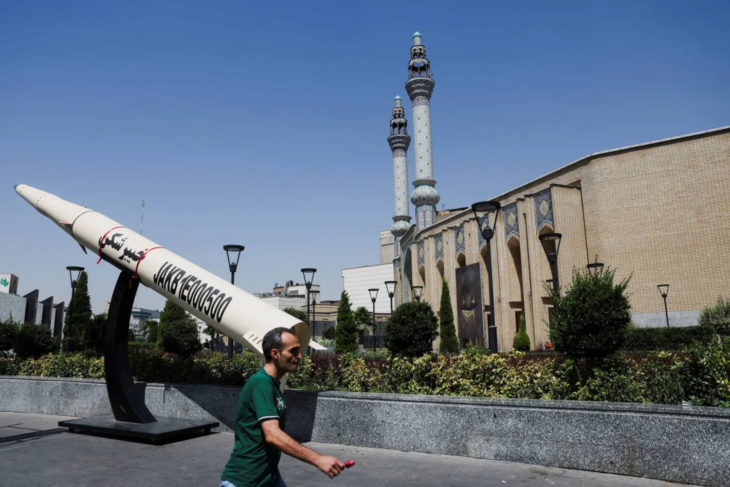 طهران تدين الهجوم على ناقلات نفطها وتؤكد: قواتنا المسلحة سترد على أي اعتداء