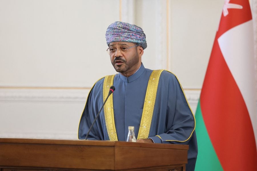 وزير الخارجية العماني يحذر من تآكل القانون الدولي وتهميش الدبلوماسية في النزاعات العالمية