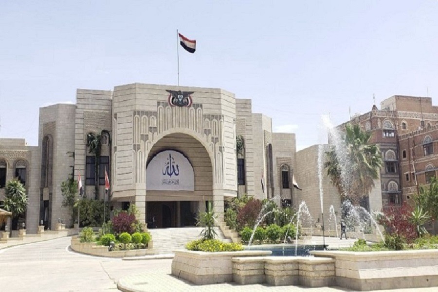 الحكومة اليمنية تجدد العهد بالسير على خطى الشهداء في الذكرى الأولى لاستشهاد أحمد غالب الرهوي ورفاقه