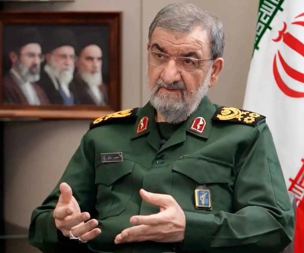 اللواء رضائي: إيران ستتفاوض مع دول الجوار لمنع مساعدة واشنطن وتتوعد باستهدافها إن واصلت