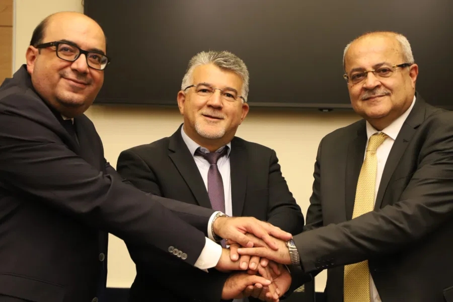 القائمة المشتركة تقدم مرشحيها لانتخابات الكنيست وتضع إسقاط حكومة نتنياهو على رأس أولوياتها