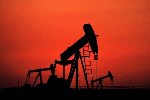 قفزة أسعار النفط فوق 89 دولارًا وسط تعطل الملاحة بهرمز وتعثر المفاوضات الأمريكية الإيرانية
