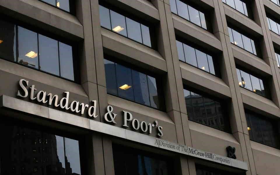 “S&P”: إعادة هيكلة ديون السنغال لا تشكل سوى مخاطر محدودة على البنوك الأفريقية