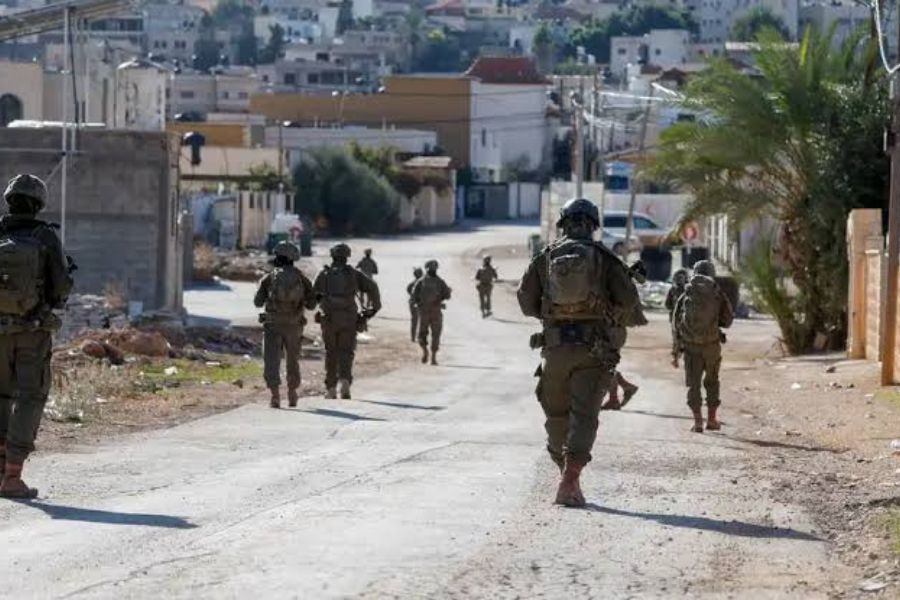 تحذيرات أمنية من انفجار وشيك في الضفة الغربية على وقع تصاعد الجريمة القومية وأزمة السلطة